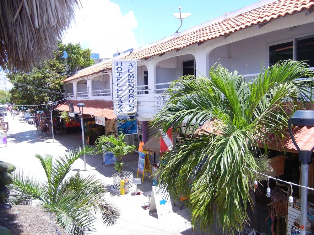Hotel Plaza Almendros, Isla Mujeres Zewnętrze zdjęcie