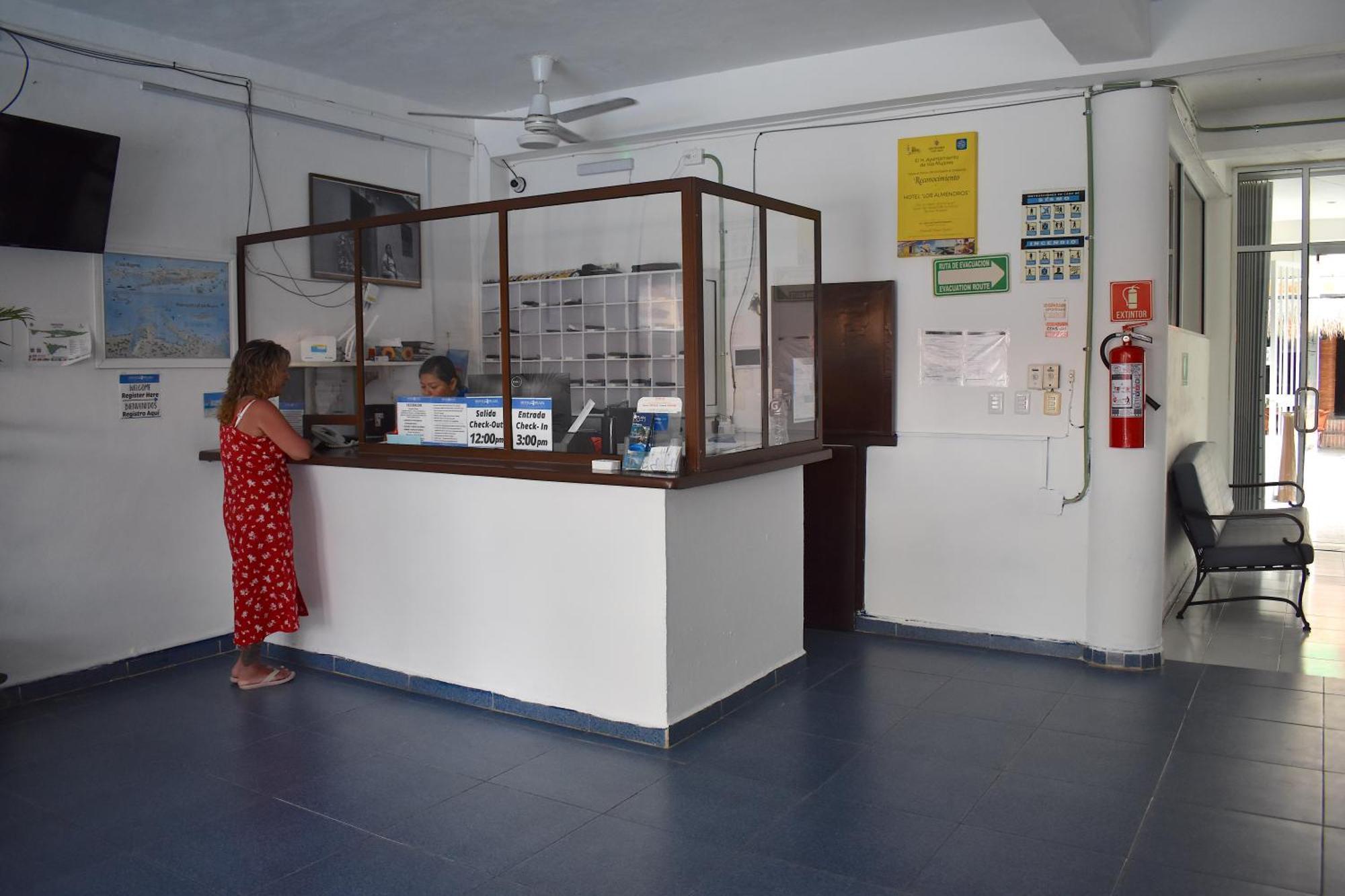 Hotel Plaza Almendros, Isla Mujeres Zewnętrze zdjęcie