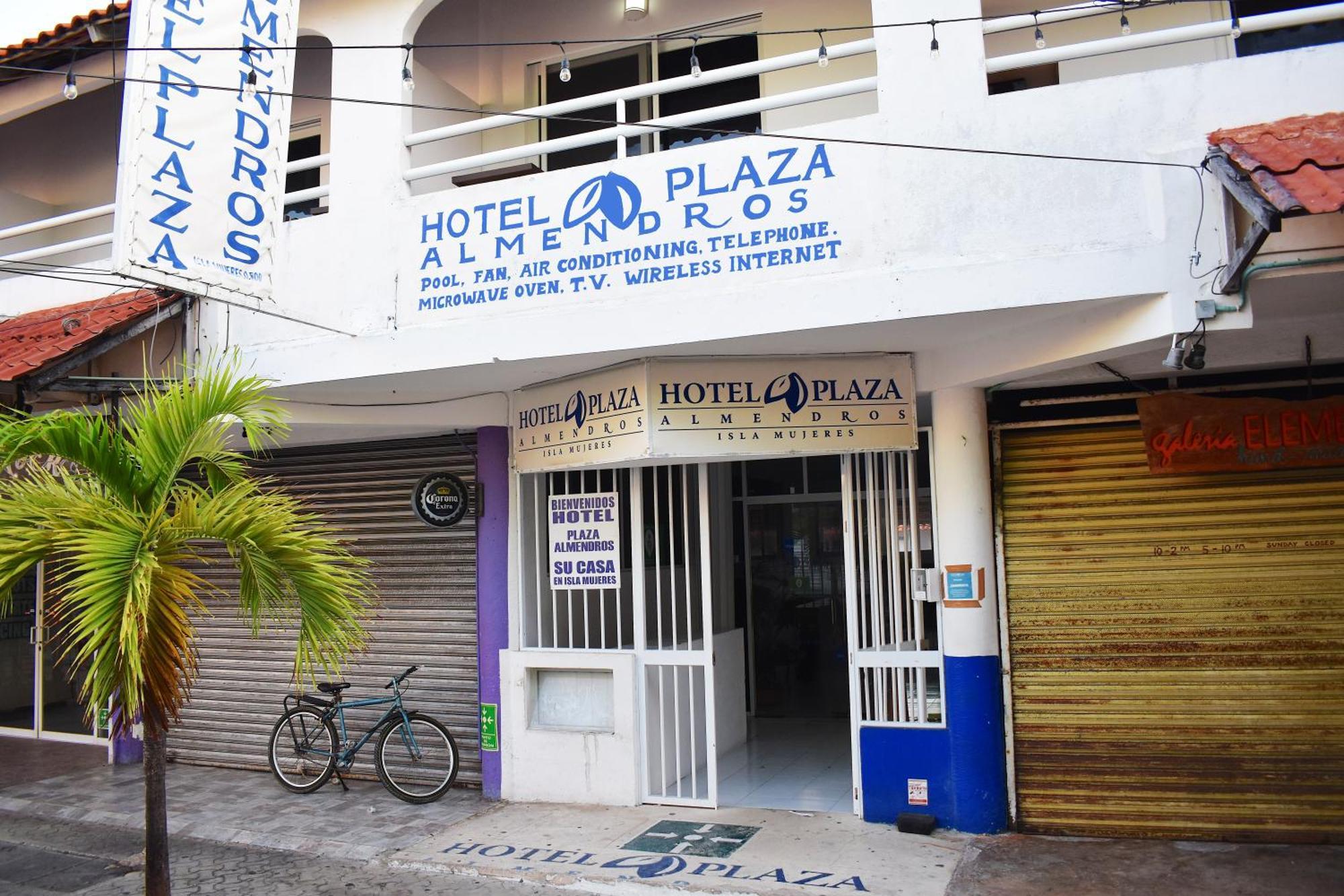 Hotel Plaza Almendros, Isla Mujeres Zewnętrze zdjęcie